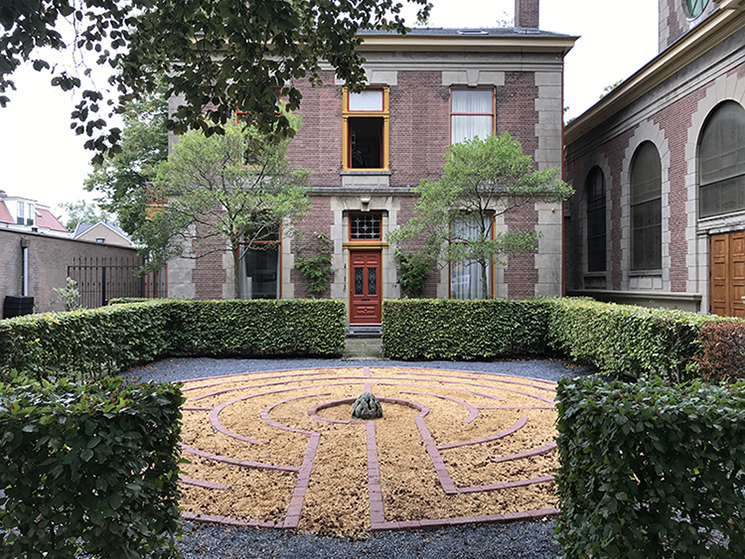 Labyrint bij de Oud-Katholieke Kerk, Hilversum